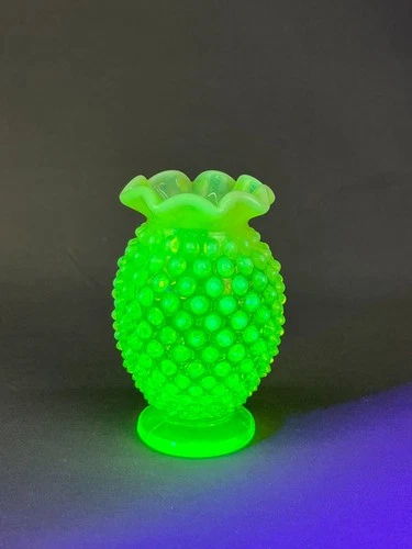 Fenton HOBNAIL TOPAZ OPALSECENT 3 3/4" Crimped Vase:  MINT