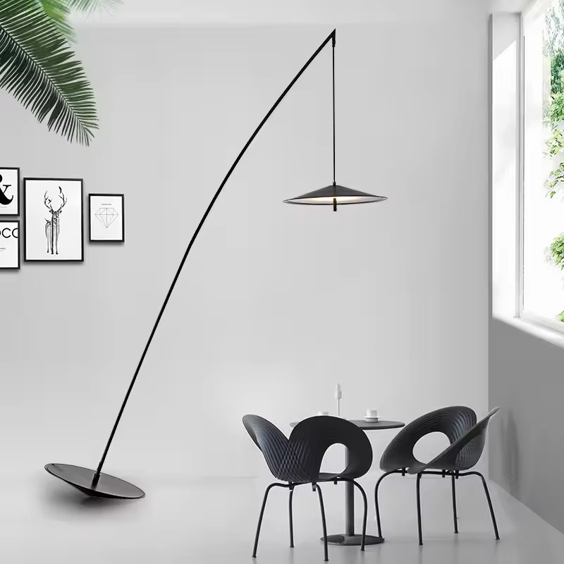 Lampadaire LED salon minimaliste et lampe sur pied en métal moderne pour intérieur