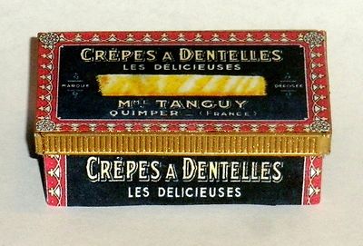 1:6 scale French ''CREPES A DENTELLES'' cookies