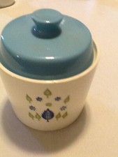 RARE SUGAR BOWL MADE IN USA WHITE WITH BLUE COVER AND TREES, LEAVES code 22323b