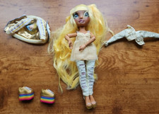 Rainbow High Winter Break Sunny Madison Fashion Doll With Extras