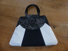 ausgefallene Babycord Damen Handtasche Tasche schwarz weiß 3W Design Bügelgriffe