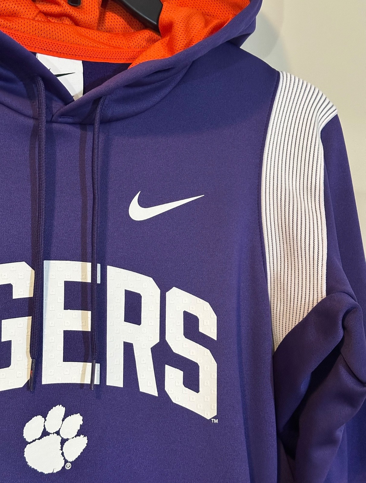 Nike Therma Fit Clemson Tigers Hoodie Men’s Size Medium Purple Hooded Sweatshirt thumbnail 3