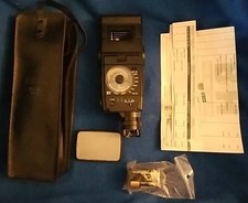 USED: Nikon SS-16 Speedlight Flash with Diffuser and Original Case. UNTESTED.