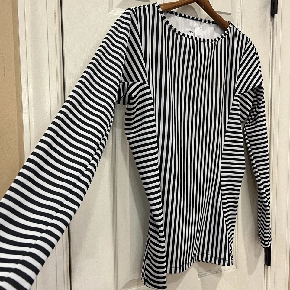 Camisa de natación de manga larga a rayas blancas y negras Seea Rashguard talla L nueva sin etiquetas Foto 3 de 4