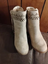 Not Rated Chamonix Cream Fringe Booties Size 6.5 $35