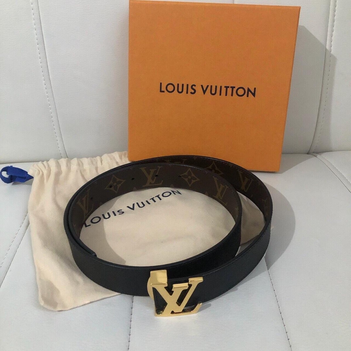 Louis Vuitton 30 MM Reversible Belt. Size 75 CM. Authentic. LV Initiales 30mm Reversible Belt Monogram - Women  main image 3