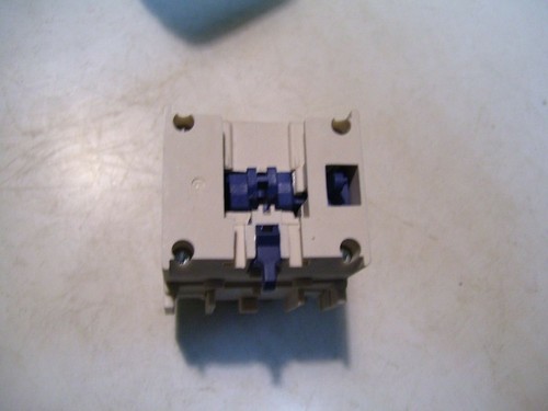 NUEVO EN CAJA TEMPORIZADOR DE RETARDO APAGADO LADR0 0.1-3S 1N0/1NC 10A/690VAC LC1D09-50 CONTACTORES P2942 - Imagen 7 de 7