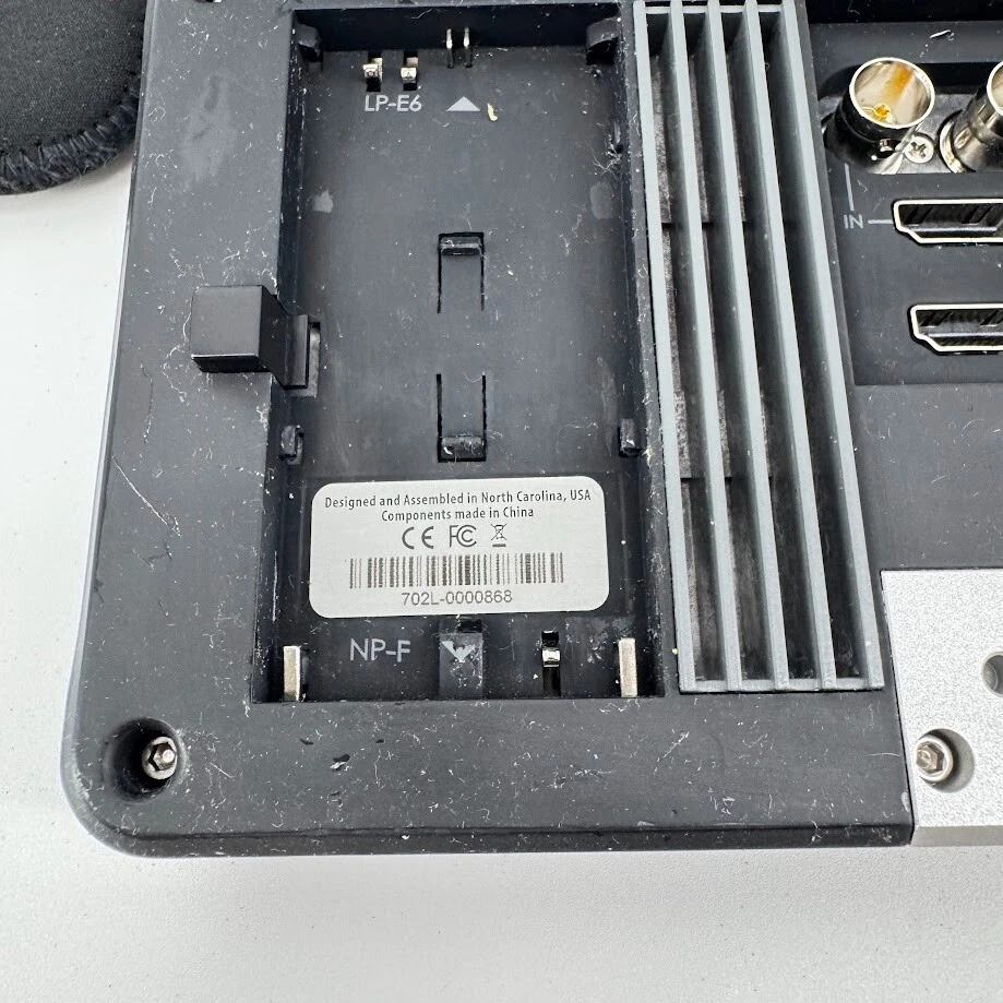 SmallHD 702L 702 Lite 7" SDI/HDMI On-Camera Monitor w/ Battery Kit, Case, Sleeve - Image 4 of 4