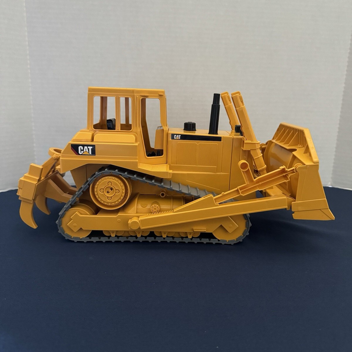 CAT ブルドーザー catderpillar キャタピラー bruder Bruder Caterpillar Bulldozer – Turner Toys