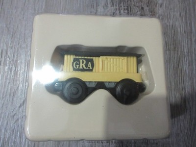 2000 LEARNING CURVE LIONEL FILL'EM UP BOX CAR GRA TRAIN WORKS W/THOMAS & FRIENDS