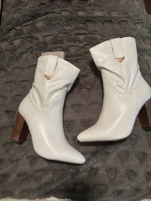Lulus Taryne White Pointed-Toe Booties Size 8.5 New In Box