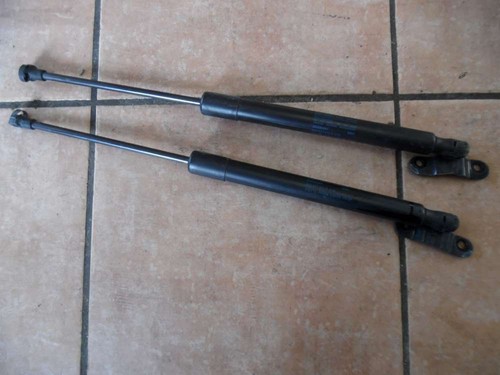 VW Golf 6 VI Gasfeder Heckklappe Dämpfer 5K6827550B