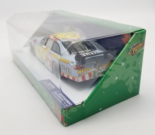 Winners Circle KYLE BUSCH #18 M&M's Sam Bass Holiday Collection 1/24 Diecast NIB - Picture 6 of 10