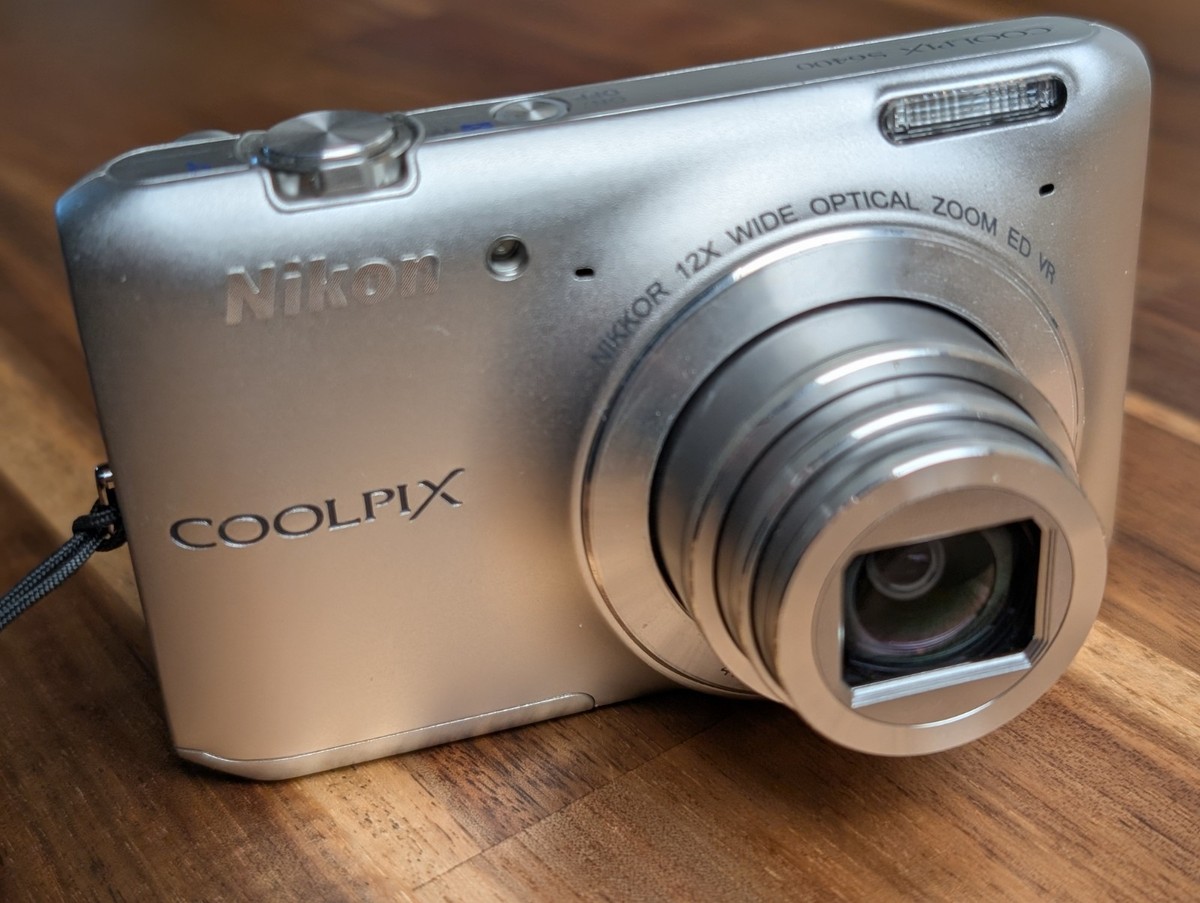 Excellent Nikon Coolpix S6400 16.0MP 12x Compact Digital Camera