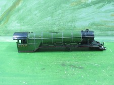 Triang Hornby R850 Class A3 loco body renamed Papyrus 2750 with lamps