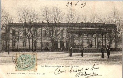 85 LA ROCHE SUR YON old postcard [DTZ-13637]