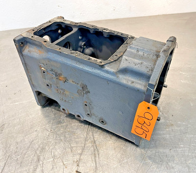 New Holland 1530 Tractor Transmission Housing