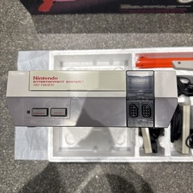 Nintendo Entertainment System NES-001 Action Set Console Bianca Buone Condizioni 