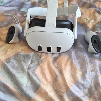 Meta Quest 3 eigenständiges VR-Headset 512 GB mit Touch Controllern, Weiß