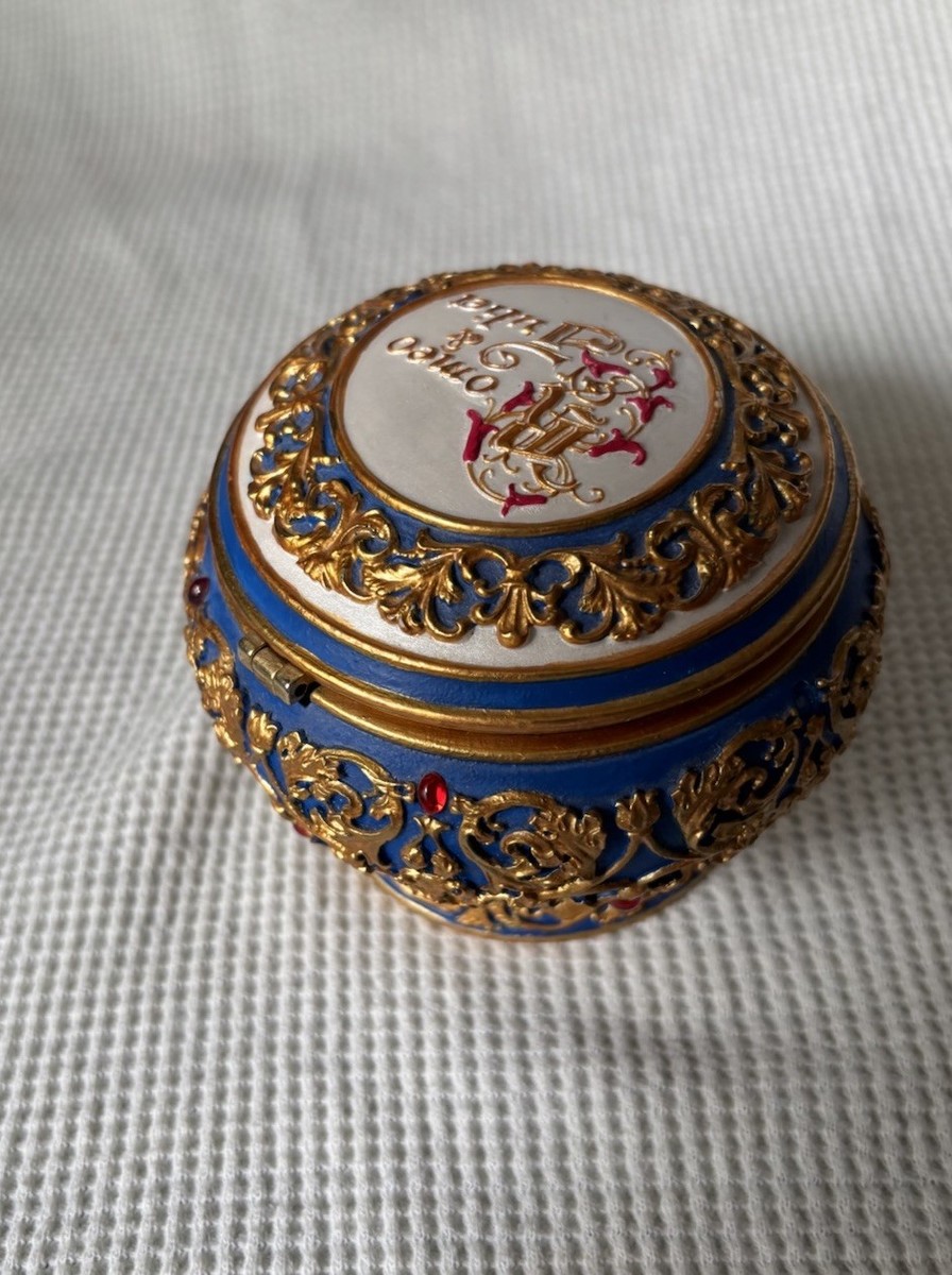 Romeo & Juliet San Francisco Music Box Company Hinged Trinket