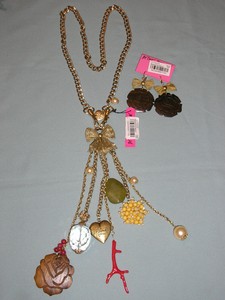 Betsey Johnson Wood, Coral, Bow Charm Statement Necklace &amp; Earring Set New + Tag