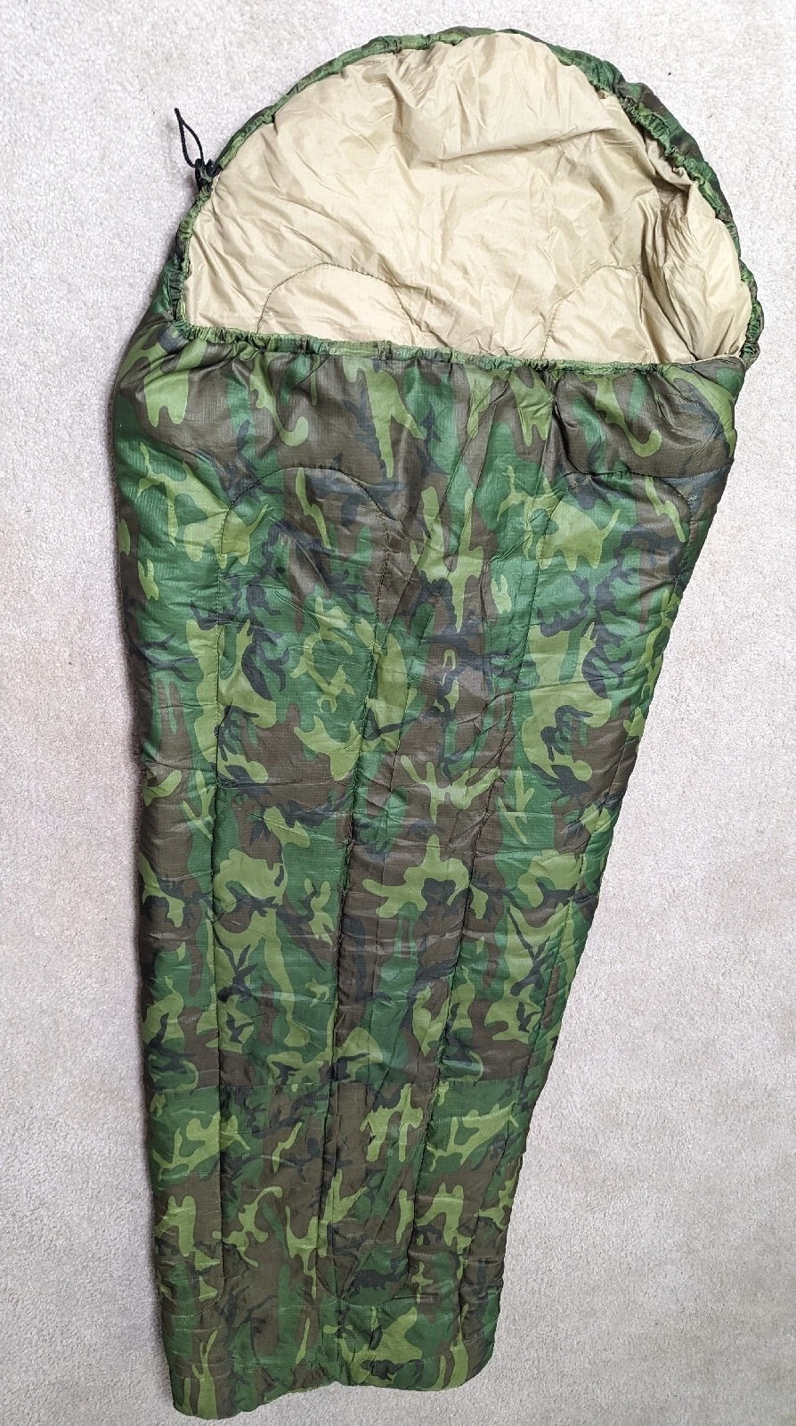 VTG Army Military Style COMMANDO SLEEPING BAG Woodland Camouflage Cold Weather