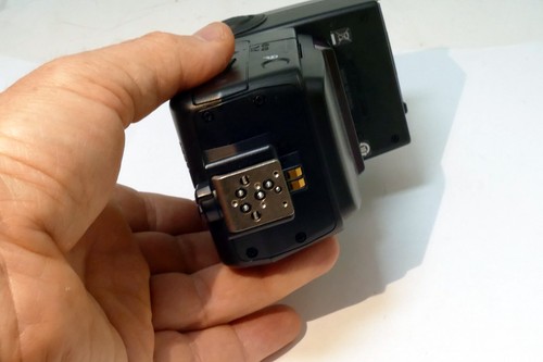 Nikon SB-600 Speedlight Flash - Does not power up, Parts or REPAIR, AS IS - Picture 5 of 9