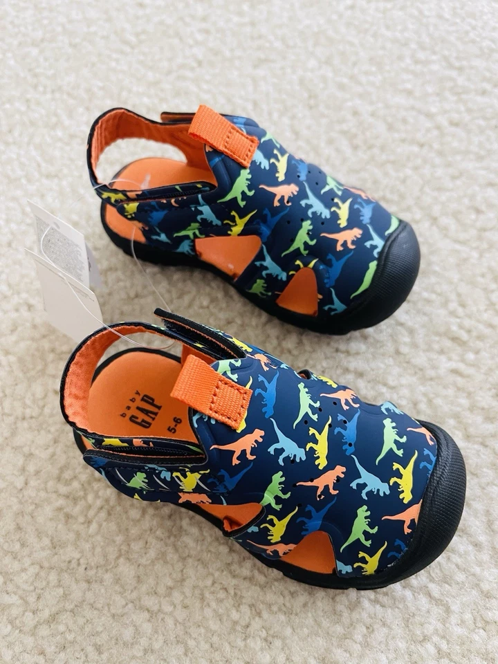 Sandalias Dino 5/6 Baby Gap para niños pequeños nuevas con etiquetas Foto 4 de 4