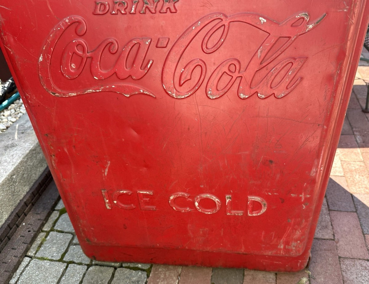 Vintage Coca Cola - COKE Large vintage 1940s ice chest cooler