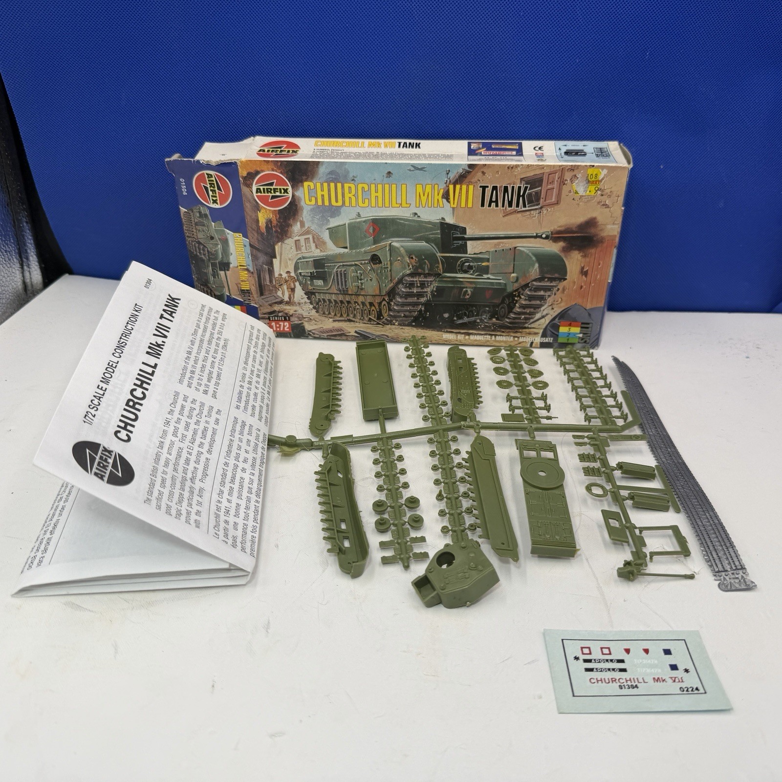 Airfix 01304 CHURCHILL MK.VII Tank 1/72 Scale Model Kit