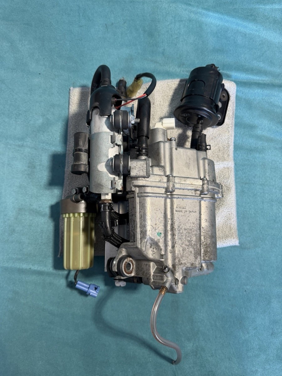 Suzuki DF300 200-300hp outboard VST/ fuel vapor separator Assembly