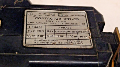 Relais Télémécanique CN1-DB133 / NC2-DB 105 - 110V 50HZ, Neuf Avec Petits Défauts