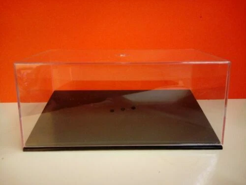 Espositori e contenitori Scala 1:43 per il modellismo statico