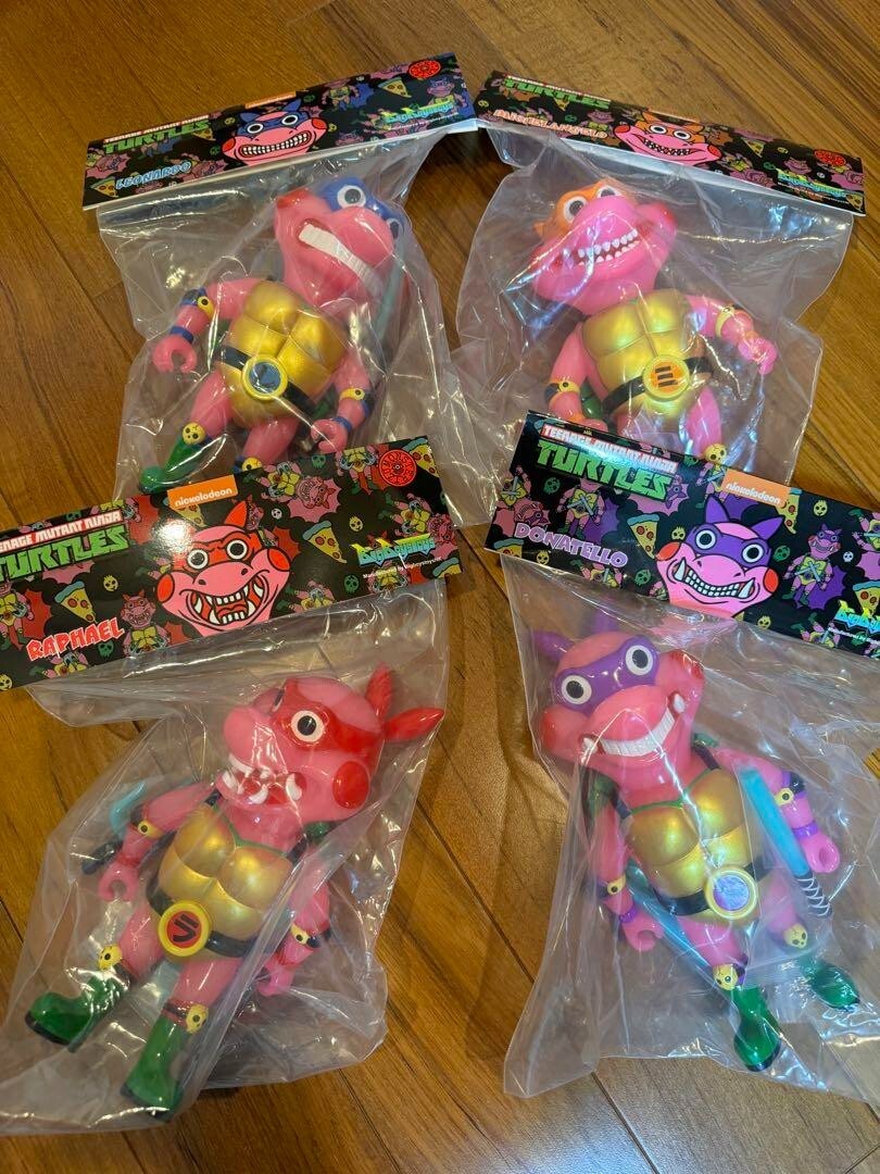 IZUMONSTER TMNT MUTANT NINJA TURTLES Sofvi 4-piece set Pink of GID