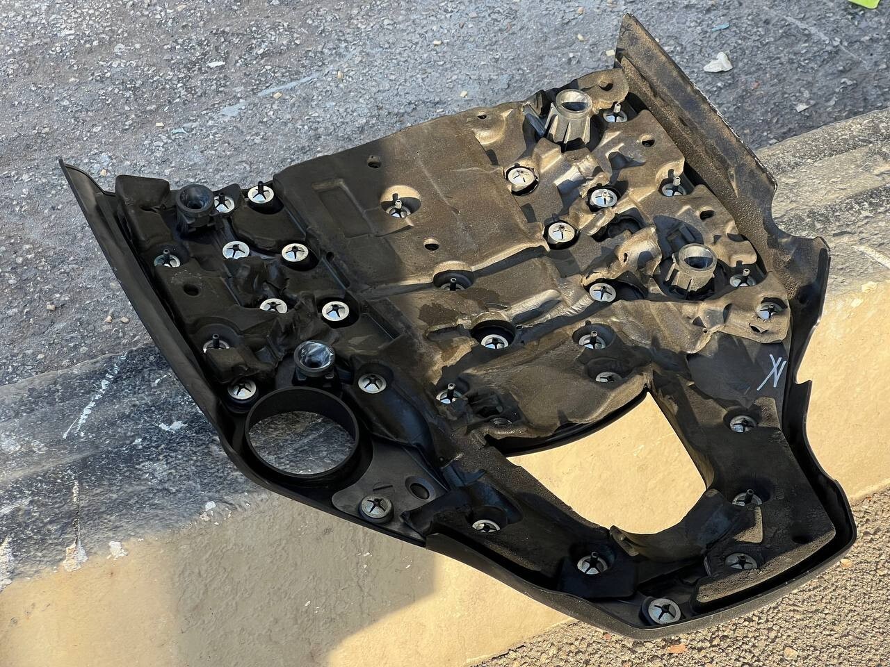 Maserati Ghibli OEM Engine Cover – Part Number 670003410