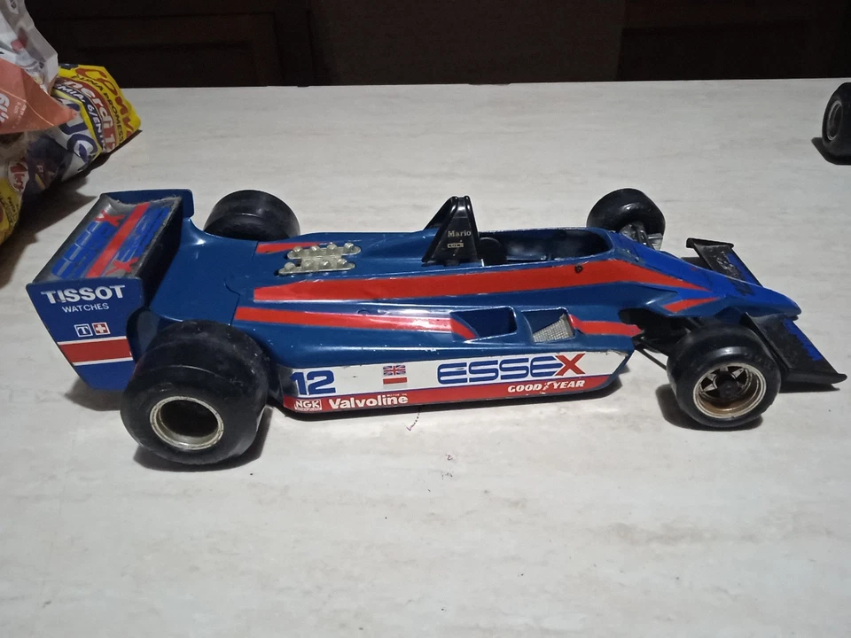 Burago  Auto Formula Uno Vintage Scala 1/14 John Player Special  Mario Andretti  - Immagine 3 di 4