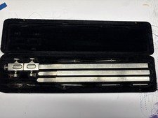 Boussole à faisceau Riefler R1a. Ancienne poutre graduée