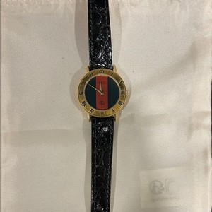 Vintage Gucci Gold and Black Leather Watch - needs new battery