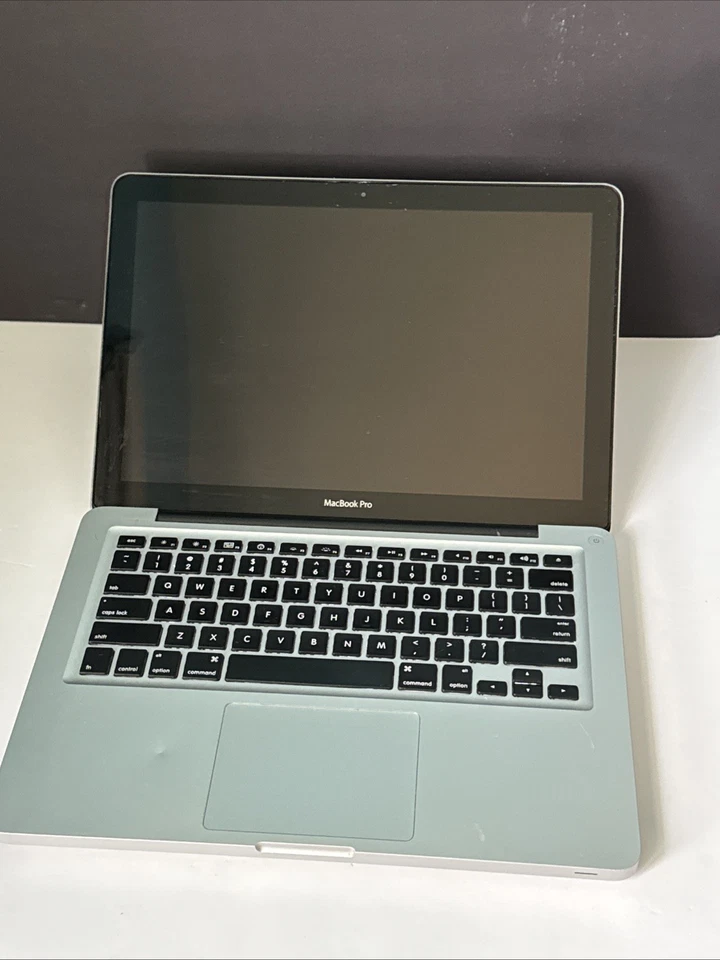 Apple MacBook Pro 13” (early 2011) OS Sierra. READ - Image 2 of 4