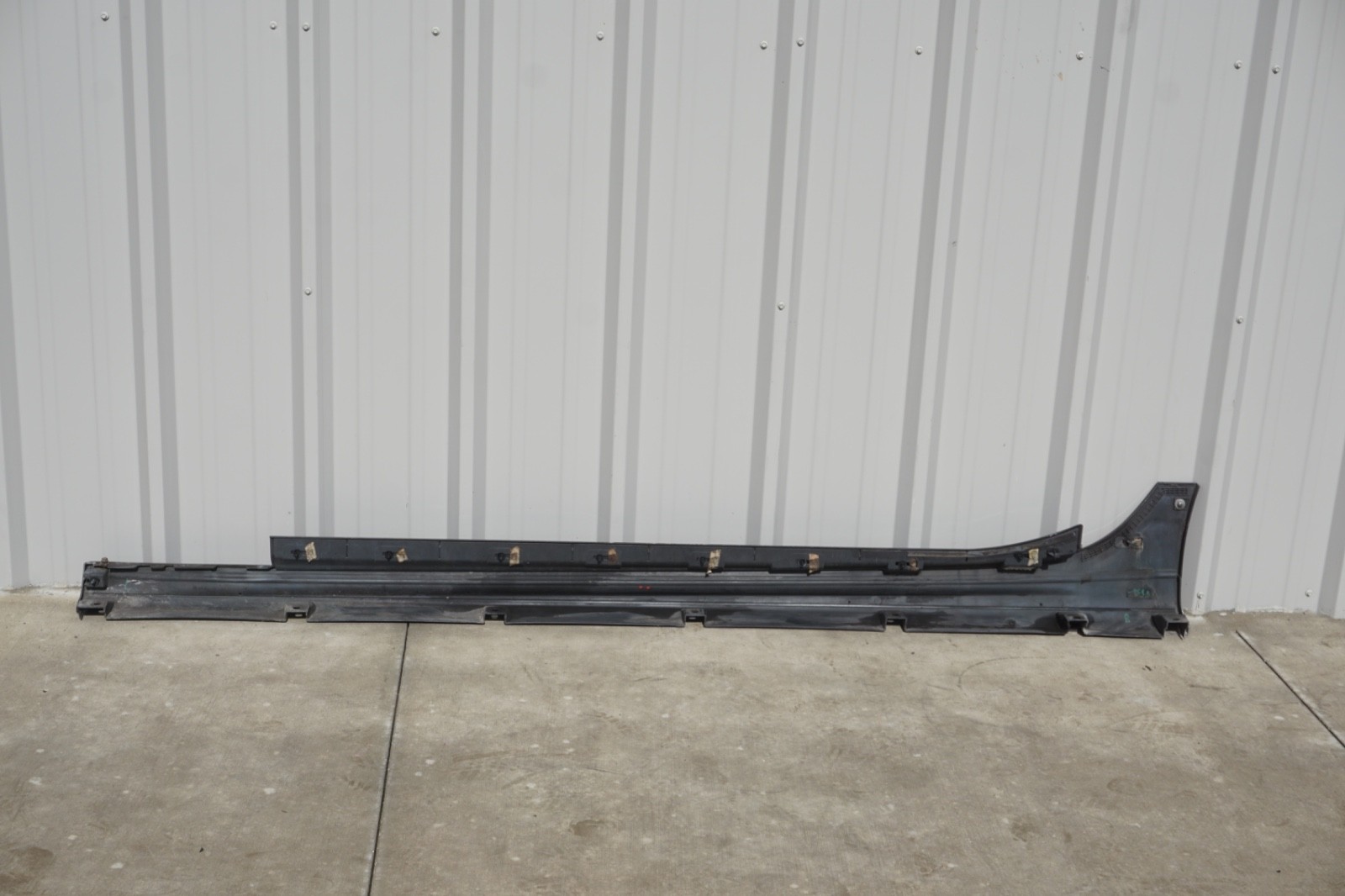 2014-2019 MASERATI GHIBLI SQ4 RIGHT PASSENGER SIDE SKIRT ROCKER PANEL MAROON OEM