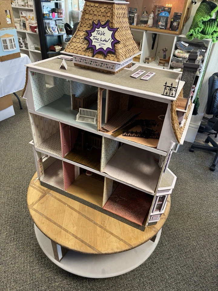 Casa de muñecas Greenleaf Beacon Hill de Judith Jackson con cable con mesa Foto 4 de 4