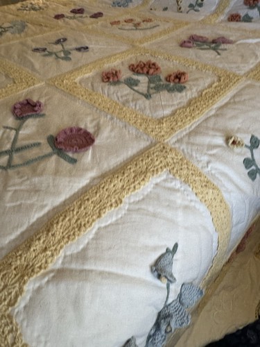 COTTAGE Grannycore QUILT Crocheted Flowers EMBROIDERY LACE & 2 SHAMS 112" x 112" - Picture 15 of 24