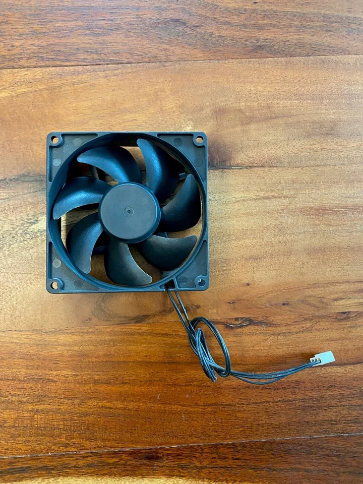 Sunon EE92251S2-D130-C99 12V 3-Pin 92mm x 92mm x 25mm Rear Case Computer Cooling - Image 2 of 2