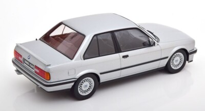 KKDC180741 KK scale 1:18 BMW 325i E30 M-Paket 1 1987 silvergrey