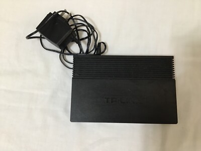 TP-LINK TL-SG1005D 5-Port Gigabit Ethernet Desktop Switch and Adapter