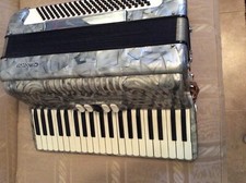 VINTAGE MELODIANA  ACCORDIAN