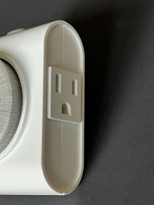 GE 24-Hour 2 Grounded Outlets Mechanical Outlet Timer. Indoor Use. GE5316