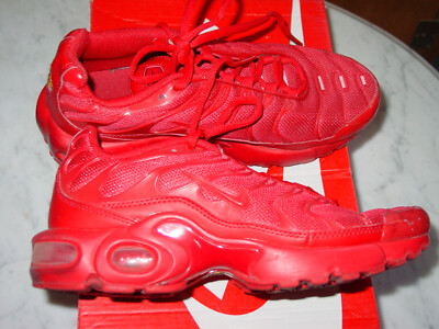 nike triple red tns