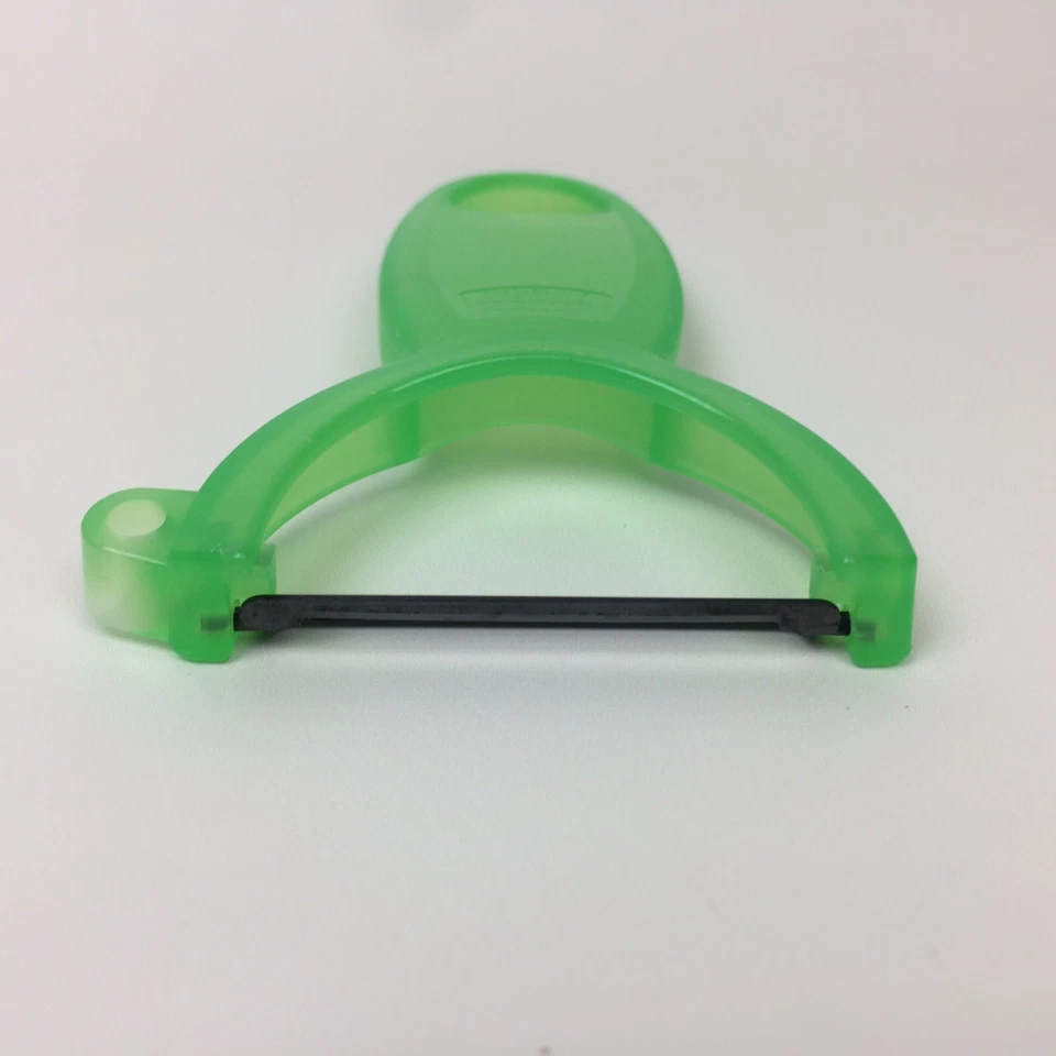 Pelador de verduras de patatas Kuhn Rikon Parer 4,5” hoja de metal verde hecho en Suiza Foto 3 de 4